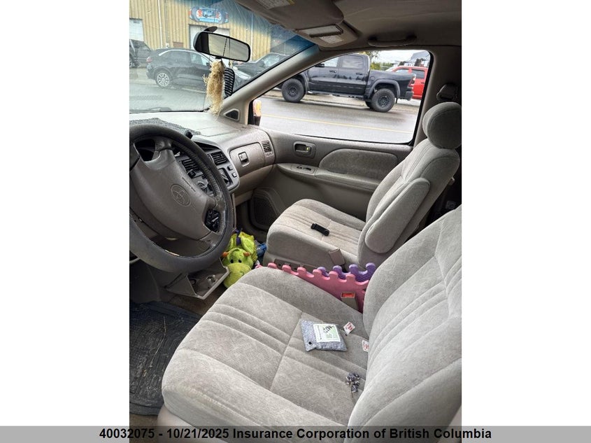 4T3ZF13CXYU284312 2000 TOYOTA SIENNA photo no. 6