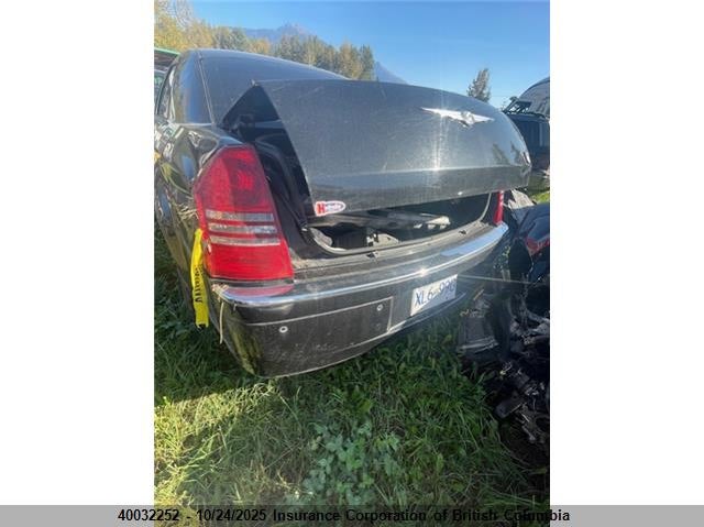 2C3AA63H05H132933 2005 CHRYSLER 300C photo no. 3