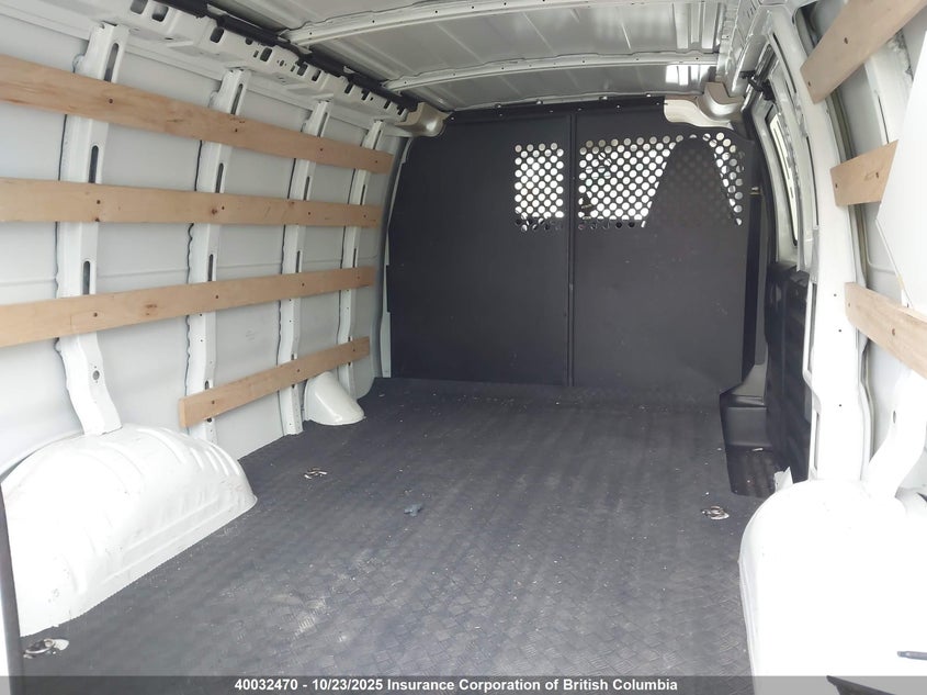 1GTW7AFP5P1259703 2023 GMC SAVANA photo no. 8