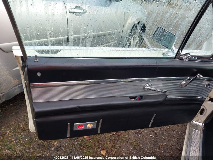 3Y83Z136613 1963 FORD THUNDERBIRD photo no. 8