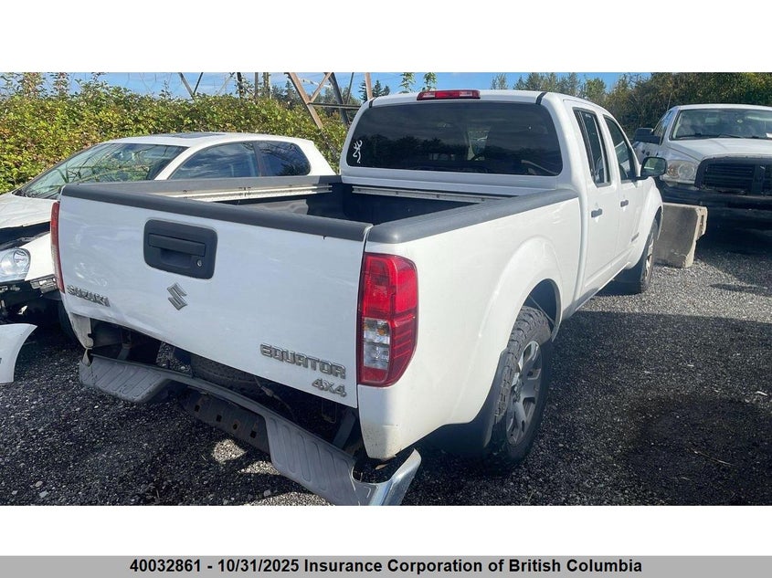 5Z6AD09W09C415235 2009 SUZUKI EQUATOR photo no. 4