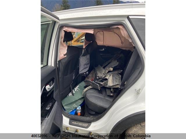 KNDCE3LC4K5283272 2019 KIA NIRO photo no. 12