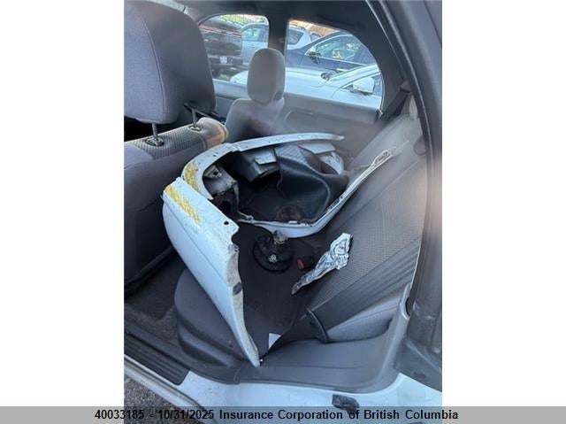 JF1GG65572H833385 2002 SUBARU IMPREZA photo no. 8