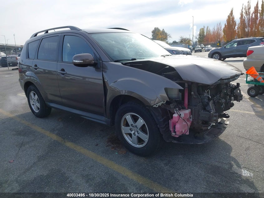 MITSUBISHI OUTLANDER SE
