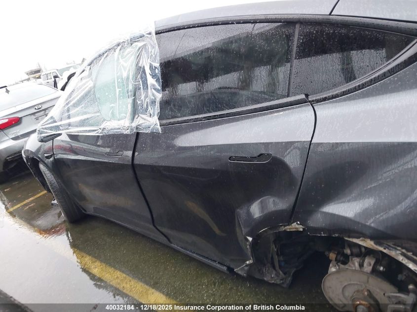 2024 Tesla Model Y VIN: 7SAYGDEE3RF016169 Lot: 40032184