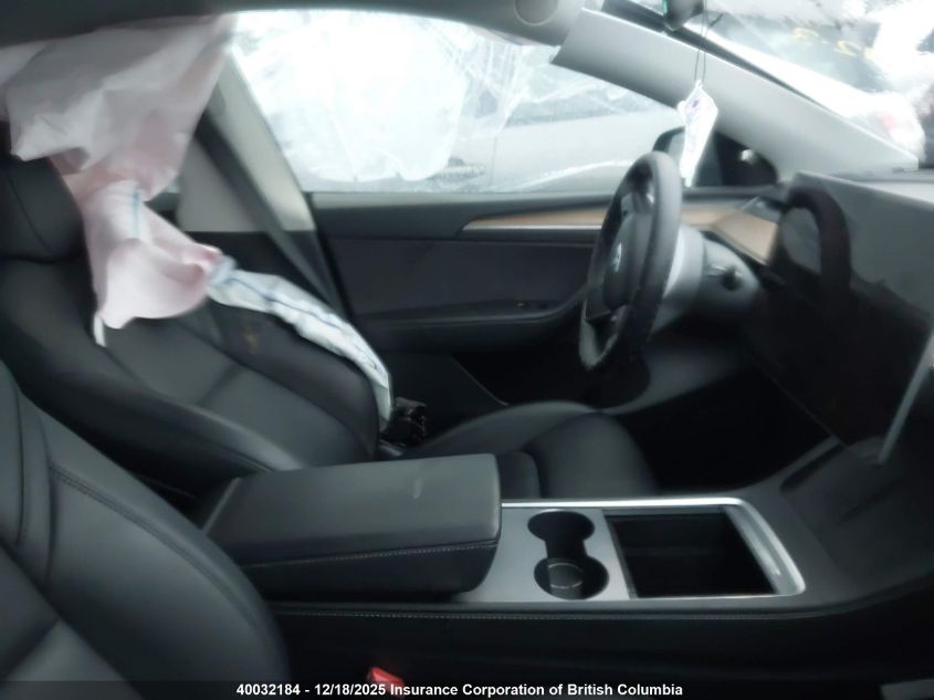 2024 Tesla Model Y VIN: 7SAYGDEE3RF016169 Lot: 40032184