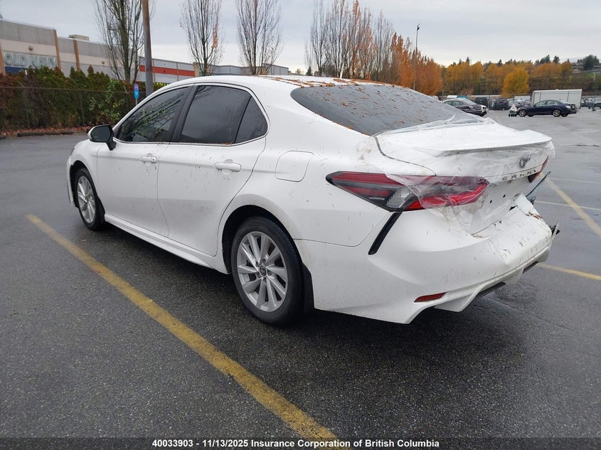 4T1G11AKXNU706633 2022 TOYOTA CAMRY photo no. 3