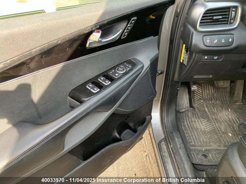 5XYPKDA13JG361239 2018 KIA SORENTO photo no. 7