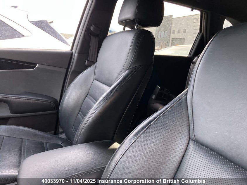 5XYPKDA13JG361239 2018 KIA SORENTO photo no. 9