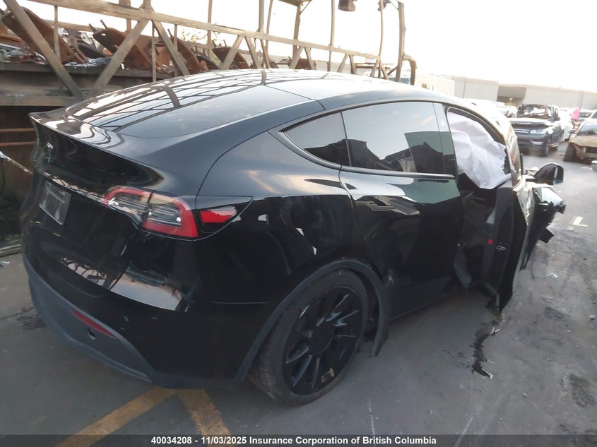 7SAYGDEDXRF992666 2024 TESLA MODEL Y photo no. 4