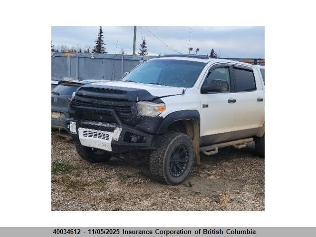 5TFDY5F10HX645838 2017 TOYOTA TUNDRA photo no. 2