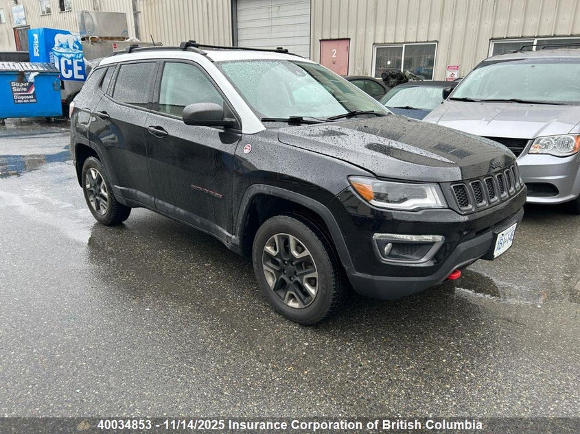 3C4NJDDB0JT128927 2018 JEEP COMPASS photo no. 5