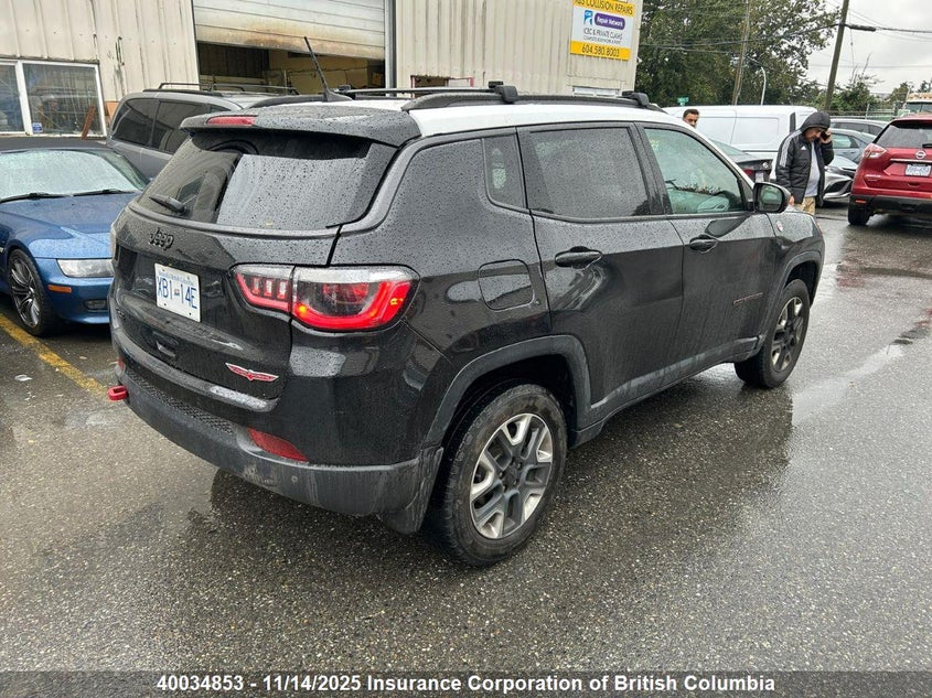 3C4NJDDB0JT128927 2018 JEEP COMPASS photo no. 4
