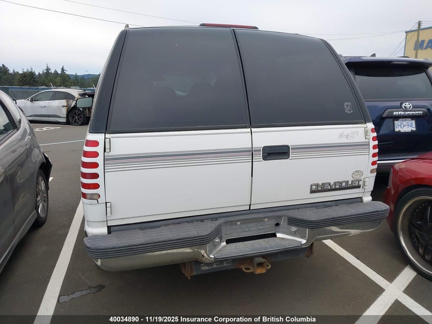 1GBFK16R3WJ365425 1998 CHEVROLET SUBURBAN photo no. 16