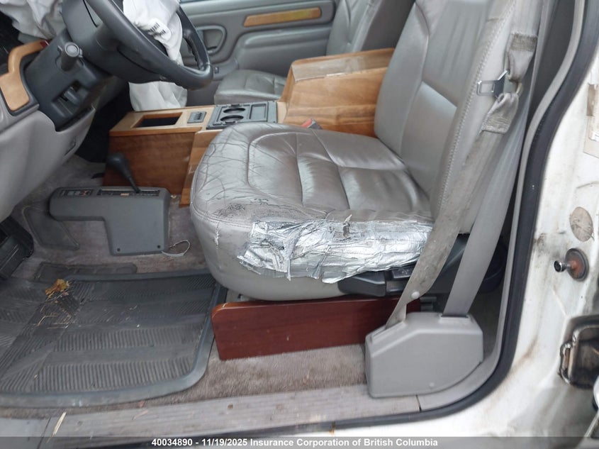 1GBFK16R3WJ365425 1998 CHEVROLET SUBURBAN photo no. 19