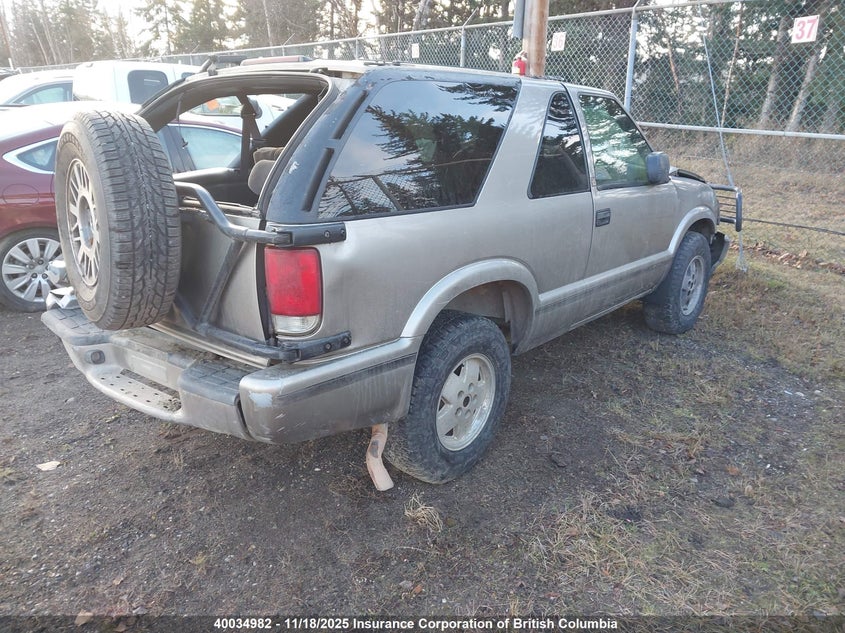1GKCT18WXXK515206 1999 GMC JIMMY photo no. 4