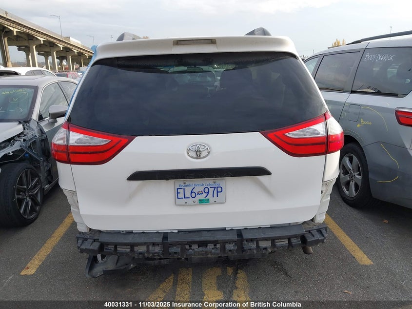 5TDZK3DC3FS598792 2015 TOYOTA SIENNA photo no. 17