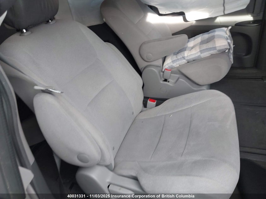 5TDZK3DC3FS598792 2015 TOYOTA SIENNA photo no. 8
