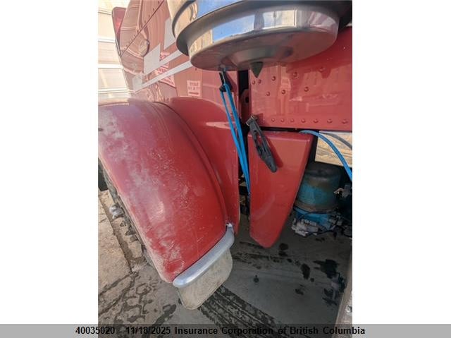1XPWD49X9AD108499 2010   photo no. 7