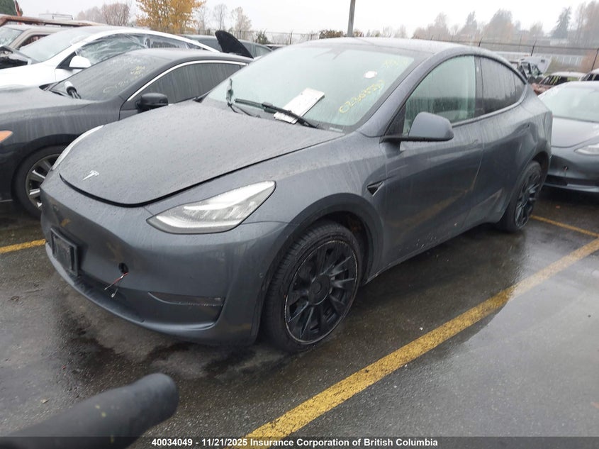 7SAYGDEE8NF493609 2022 TESLA MODEL Y photo no. 2