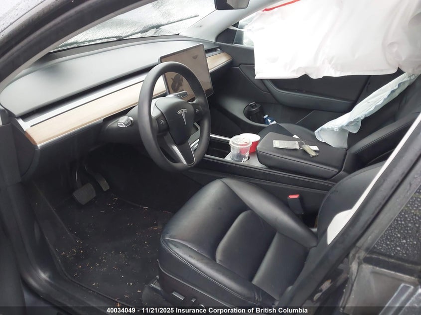 7SAYGDEE8NF493609 2022 TESLA MODEL Y photo no. 5