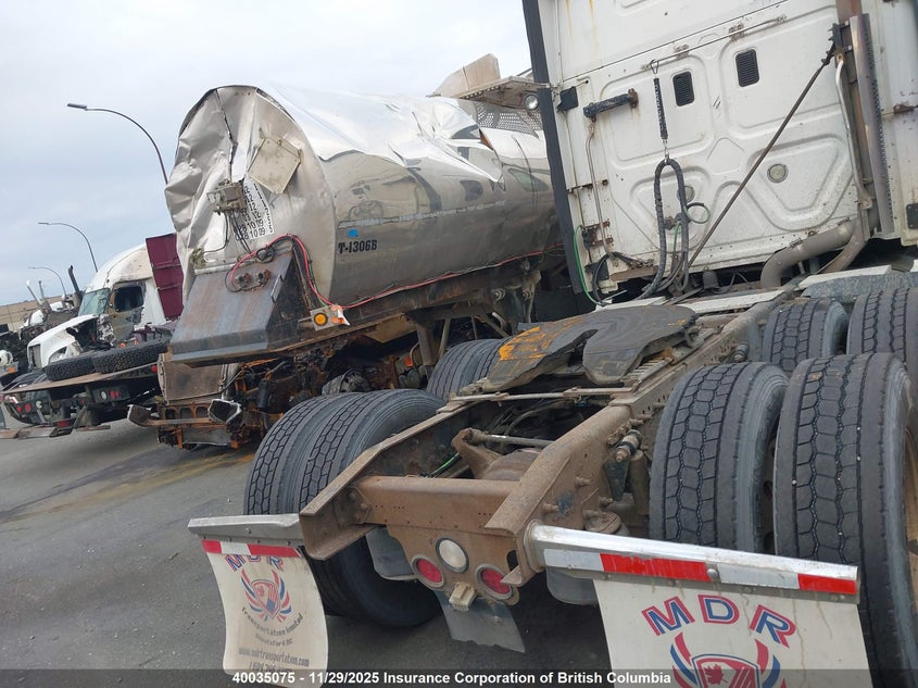 2013 Freightliner Cascadia 125 VIN: 1FUJGLDR8DLBZ9891 Lot: 40035075