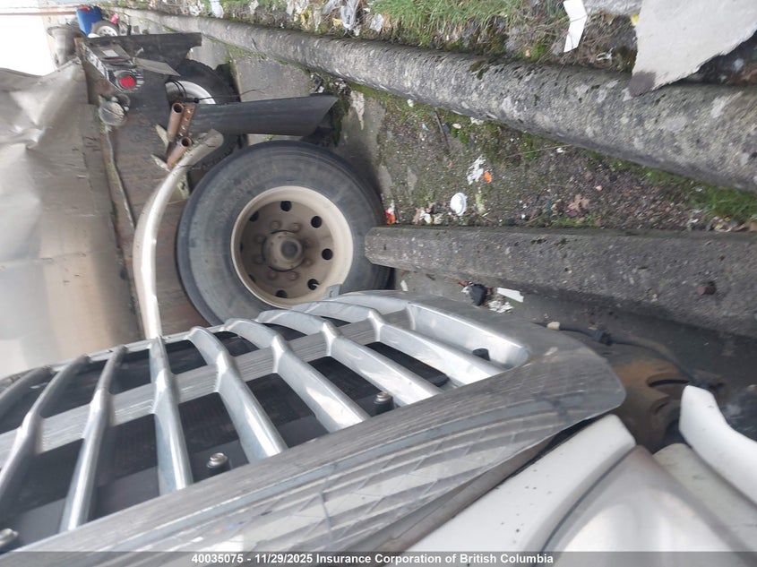 2013 Freightliner Cascadia 125 VIN: 1FUJGLDR8DLBZ9891 Lot: 40035075