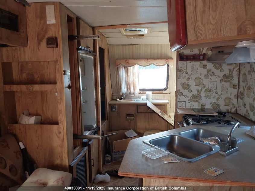 1984 Ford Econoline E350 Cutaway Van VIN: 1FDKE3018EHA89860 Lot: 40035081