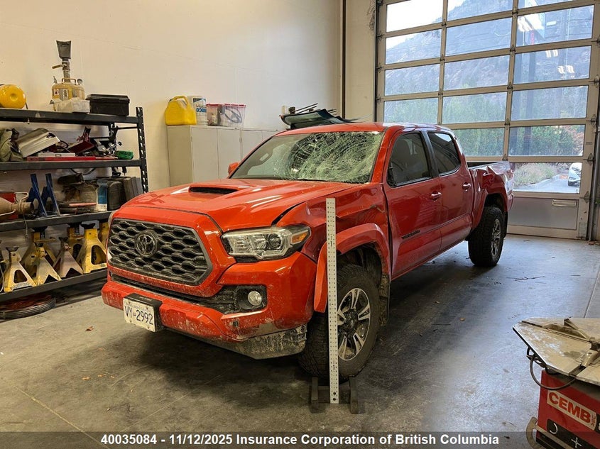 5TFDZ5BN3HX020601 2017 TOYOTA TACOMA photo no. 2