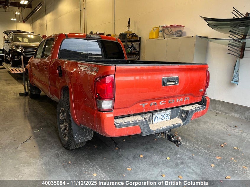 5TFDZ5BN3HX020601 2017 TOYOTA TACOMA photo no. 3