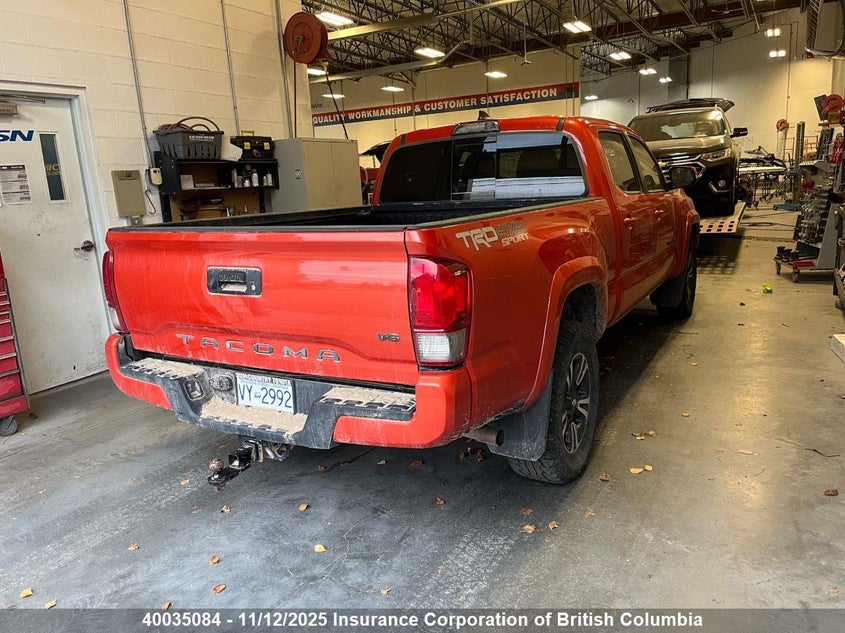 5TFDZ5BN3HX020601 2017 TOYOTA TACOMA photo no. 4