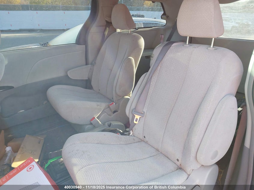 5TDKK3DC3BS008411 2011 TOYOTA SIENNA photo no. 8