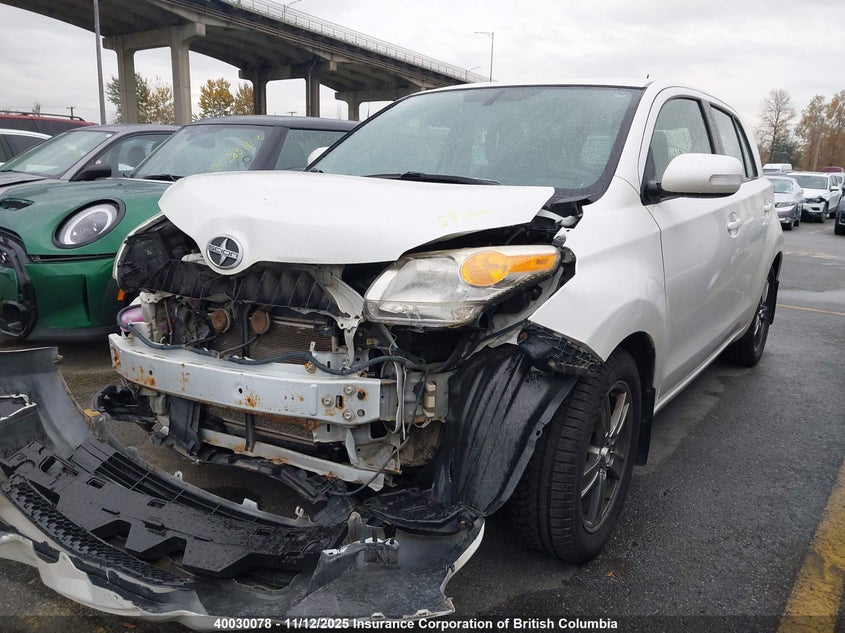 JTKKU4B46C1018563 2012 TOYOTA  photo no. 2
