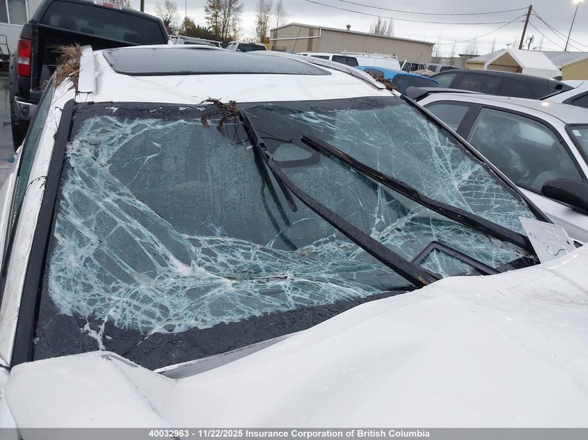 2025 Lexus Ux 300H Base/300H Premium/300H F Sport Design/300H F Sport Handling VIN: JTHUCJDH7S2006320 Lot: 40032963