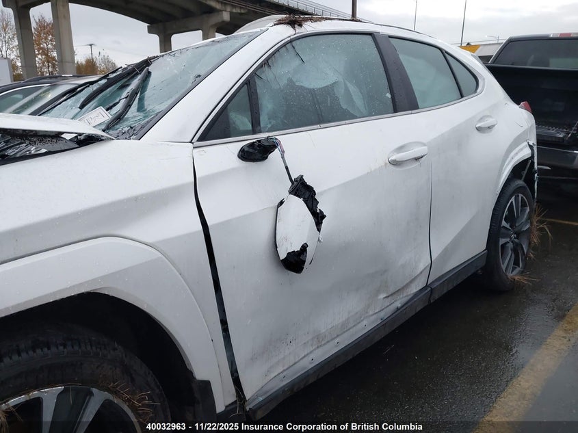 2025 Lexus Ux 300H Base/300H Premium/300H F Sport Design/300H F Sport Handling VIN: JTHUCJDH7S2006320 Lot: 40032963