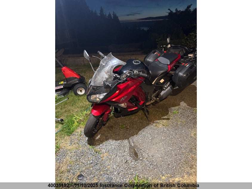 JKAZXCG15BA001915 2011 KAWASAKI ZX photo no. 2