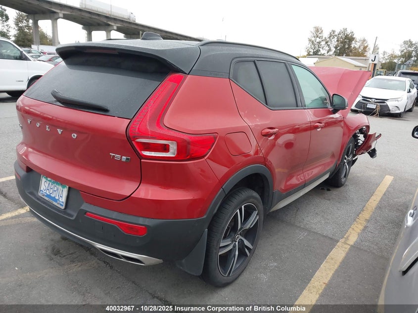 YV4162UM2L2246131 2020 VOLVO XC40 photo no. 4