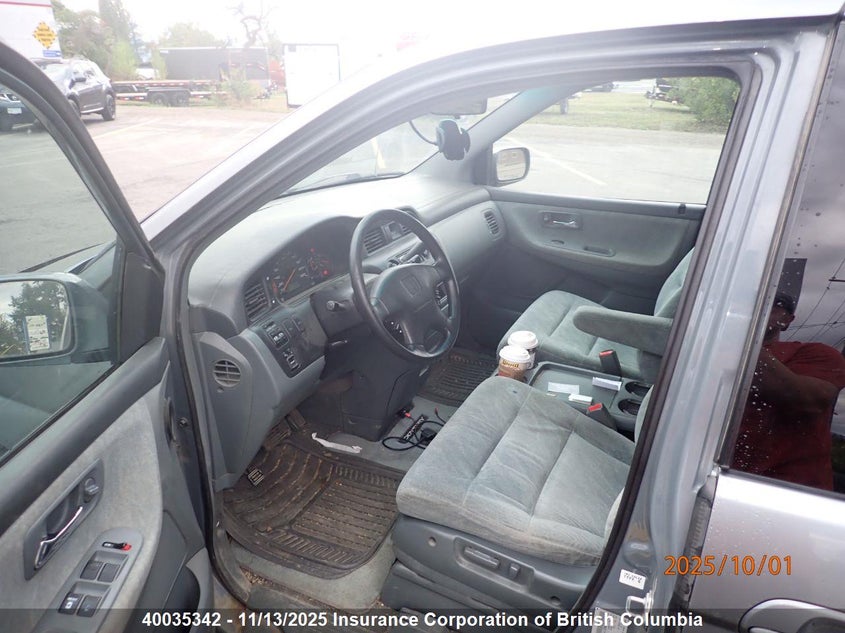 2HKRL1865YH011975 2000 HONDA ODYSSEY photo no. 14