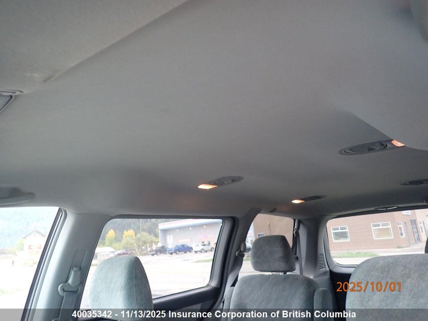 2HKRL1865YH011975 2000 HONDA ODYSSEY photo no. 15