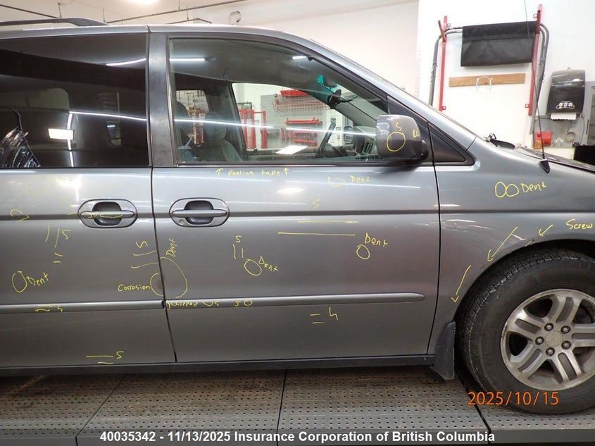 2HKRL1865YH011975 2000 HONDA ODYSSEY photo no. 18