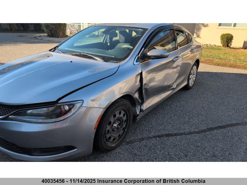 1C3CCCFB5FN550017 2015 CHRYSLER 200 photo no. 2