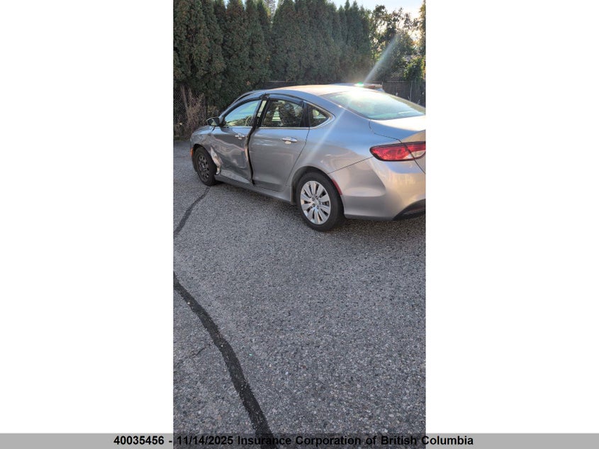 1C3CCCFB5FN550017 2015 CHRYSLER 200 photo no. 3