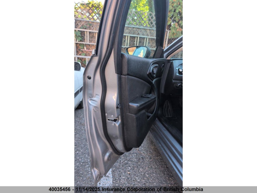 1C3CCCFB5FN550017 2015 CHRYSLER 200 photo no. 9