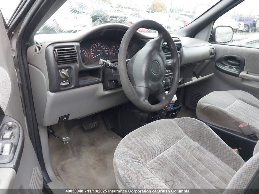 1GMDU03EX2D324349 2002 PONTIAC MONTANA photo no. 17