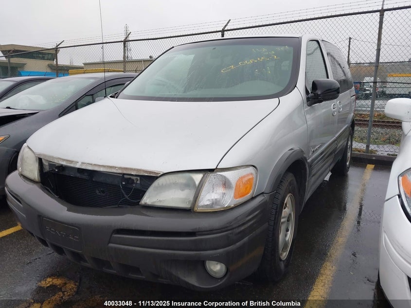 1GMDU03EX2D324349 2002 PONTIAC MONTANA photo no. 2