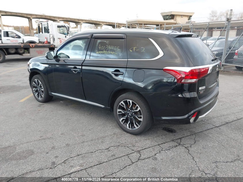 JA4J24A51JZ610173 2018 MITSUBISHI OUTLANDER photo no. 3