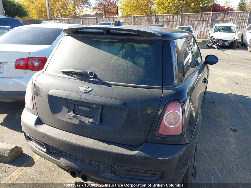 WMWSV3C57BTY14745 2011 MINI COOPER photo no. 17