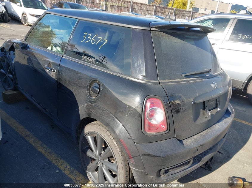 WMWSV3C57BTY14745 2011 MINI COOPER photo no. 3