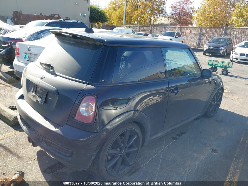 WMWSV3C57BTY14745 2011 MINI COOPER photo no. 4