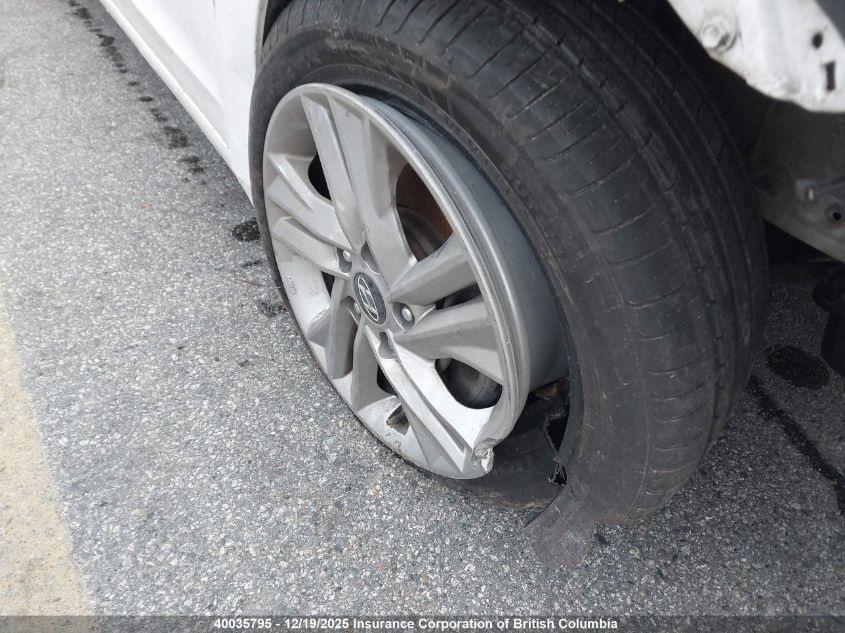 2017 Hyundai Elantra Se/Value/Limited VIN: KMHD84LF1HU111772 Lot: 40035795